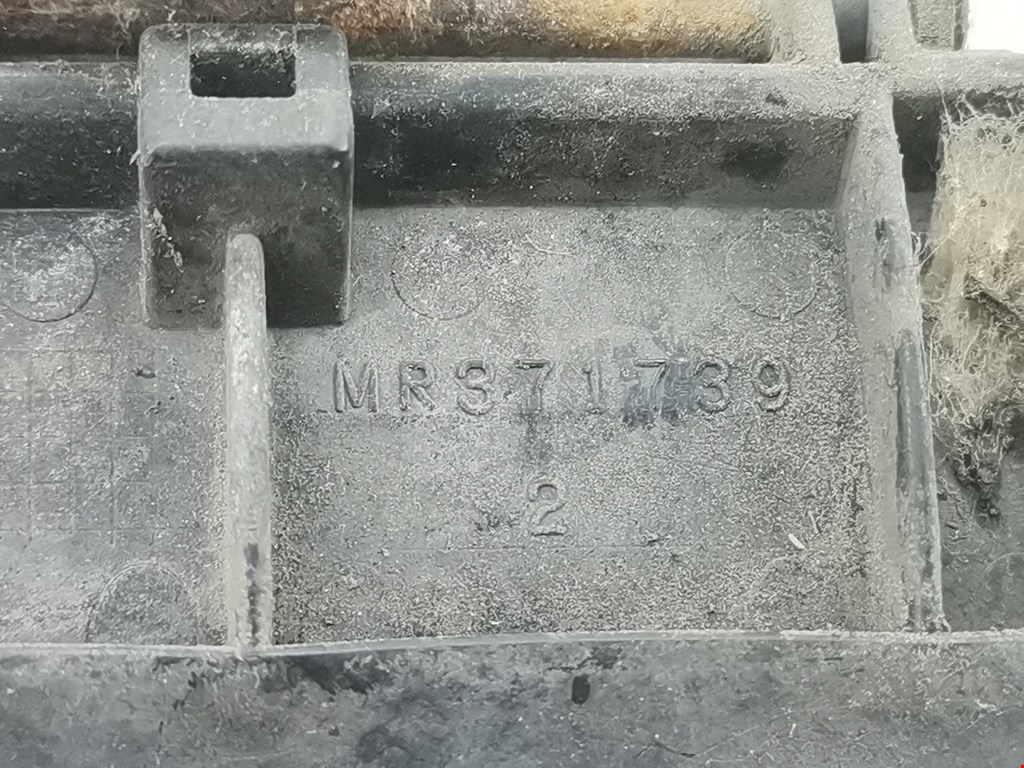 Ручка двери багажника наружная MITSUBISHI Pajero Sport 1998-2008