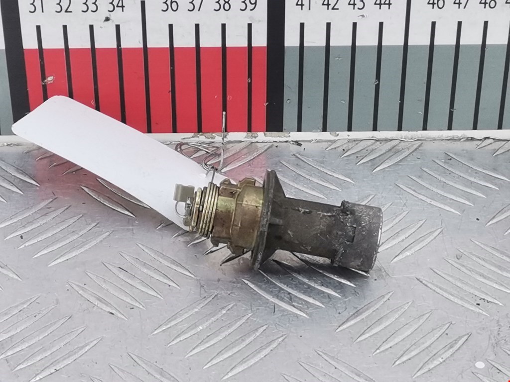 Вставка замка багажника MITSUBISHI Pajero Sport 1998-2008