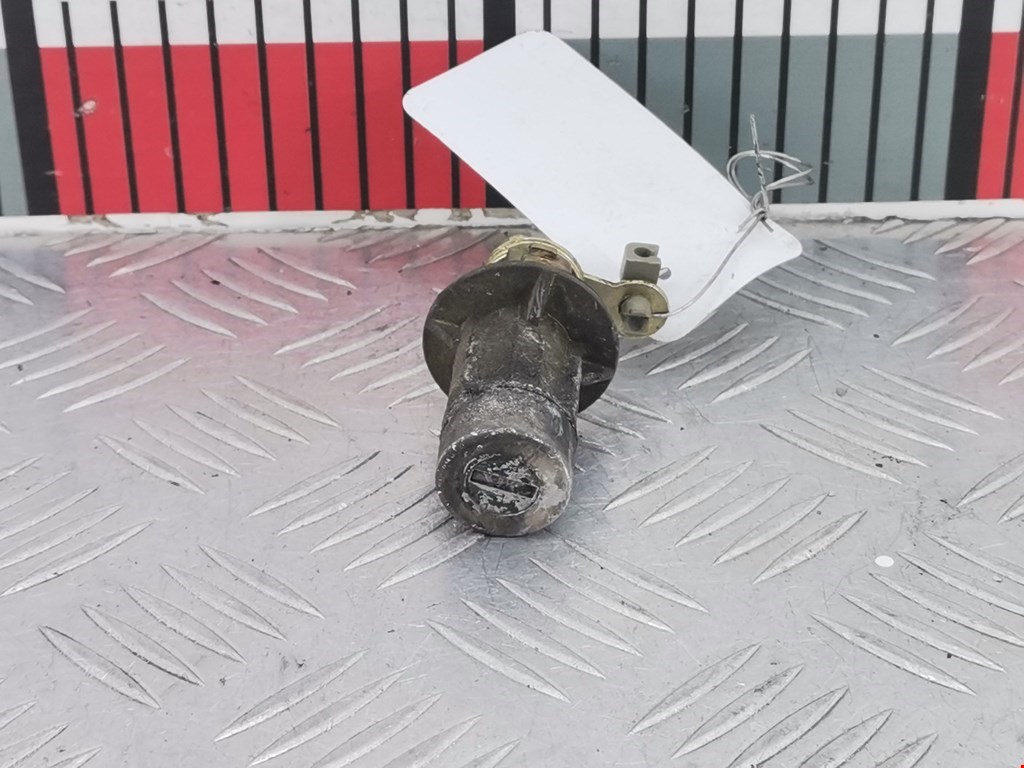 Вставка замка багажника MITSUBISHI Pajero Sport 1998-2008