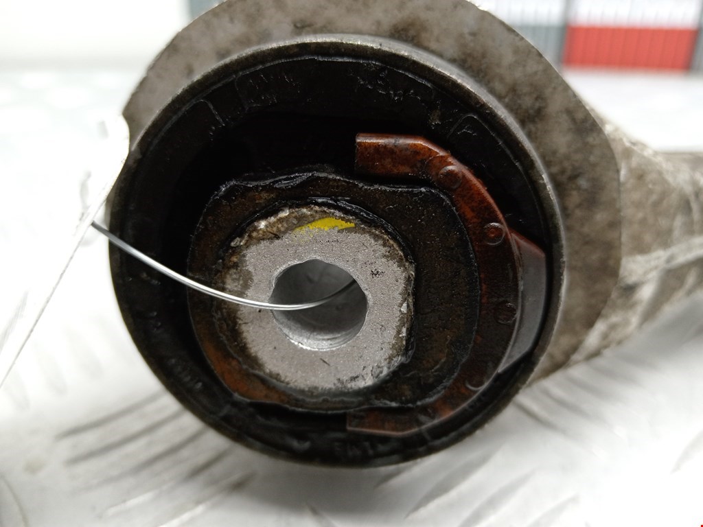 Рычаг передний правый AUDI A4 B6 2001-2005