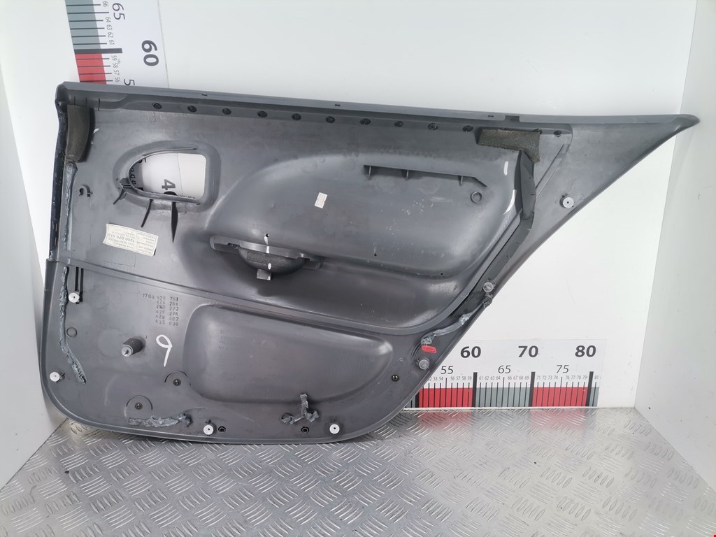Обшивка двери задняя левая RENAULT Megane I 1996-2002