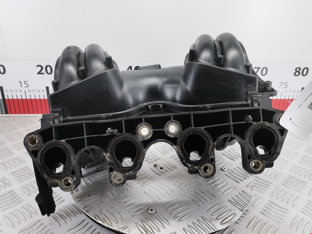 Коллектор впускной VOLKSWAGEN Polo III 1994-2001