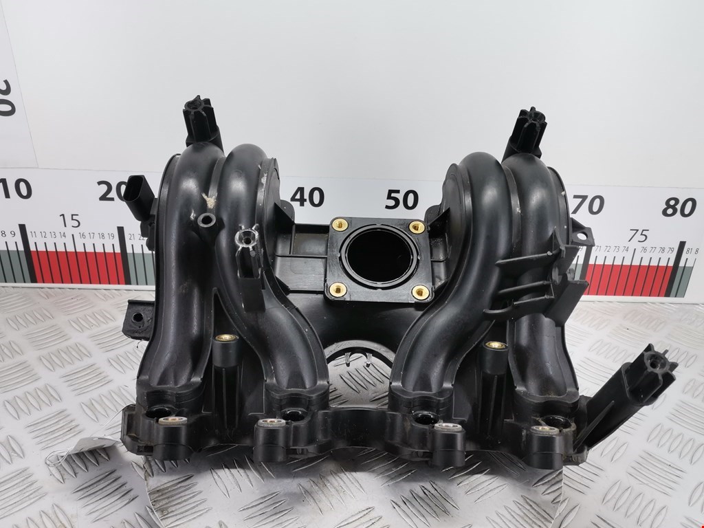 Коллектор впускной VOLKSWAGEN Polo III 1994-2001