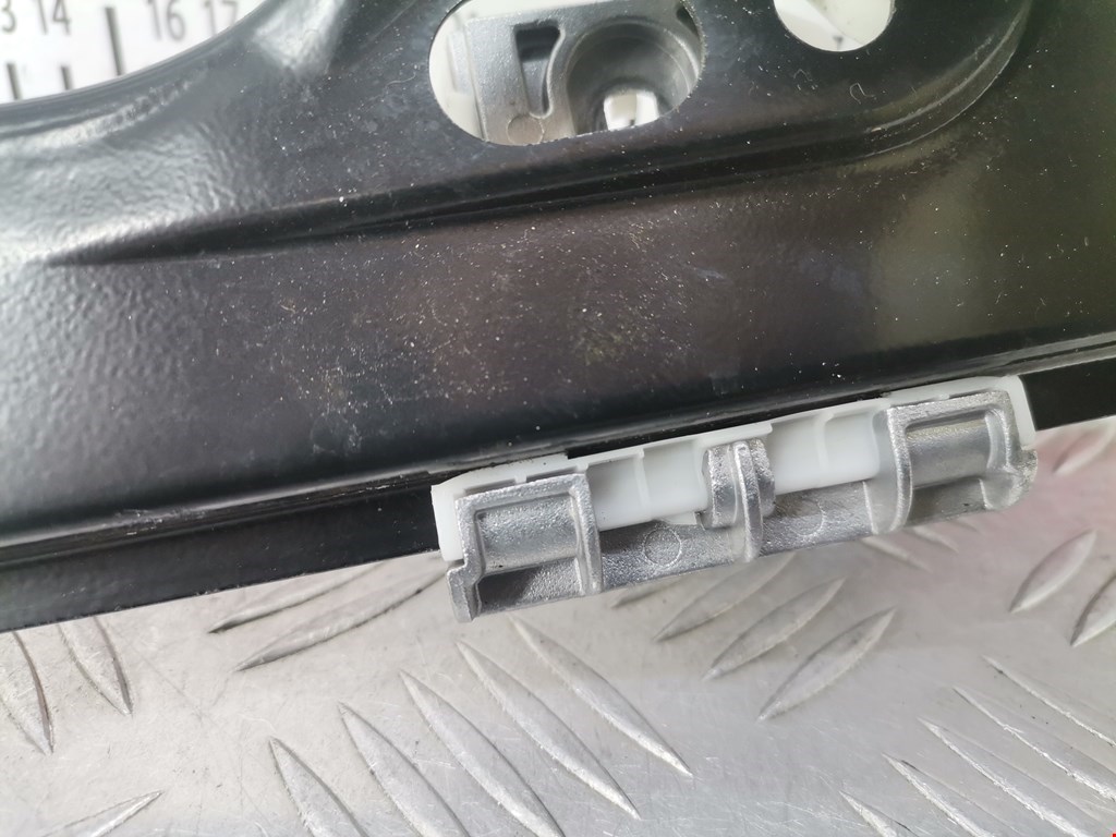 Стеклоподъемник задний правый MERCEDES-BENZ C-Class C-klasse W203 2000-2007