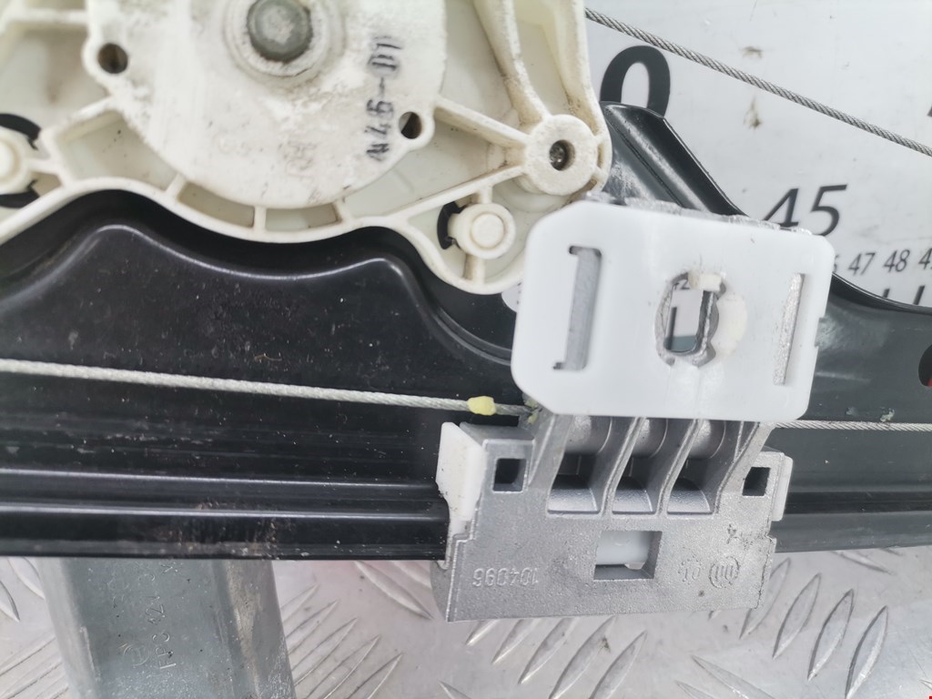 Стеклоподъемник задний правый MERCEDES-BENZ C-Class C-klasse W203 2000-2007