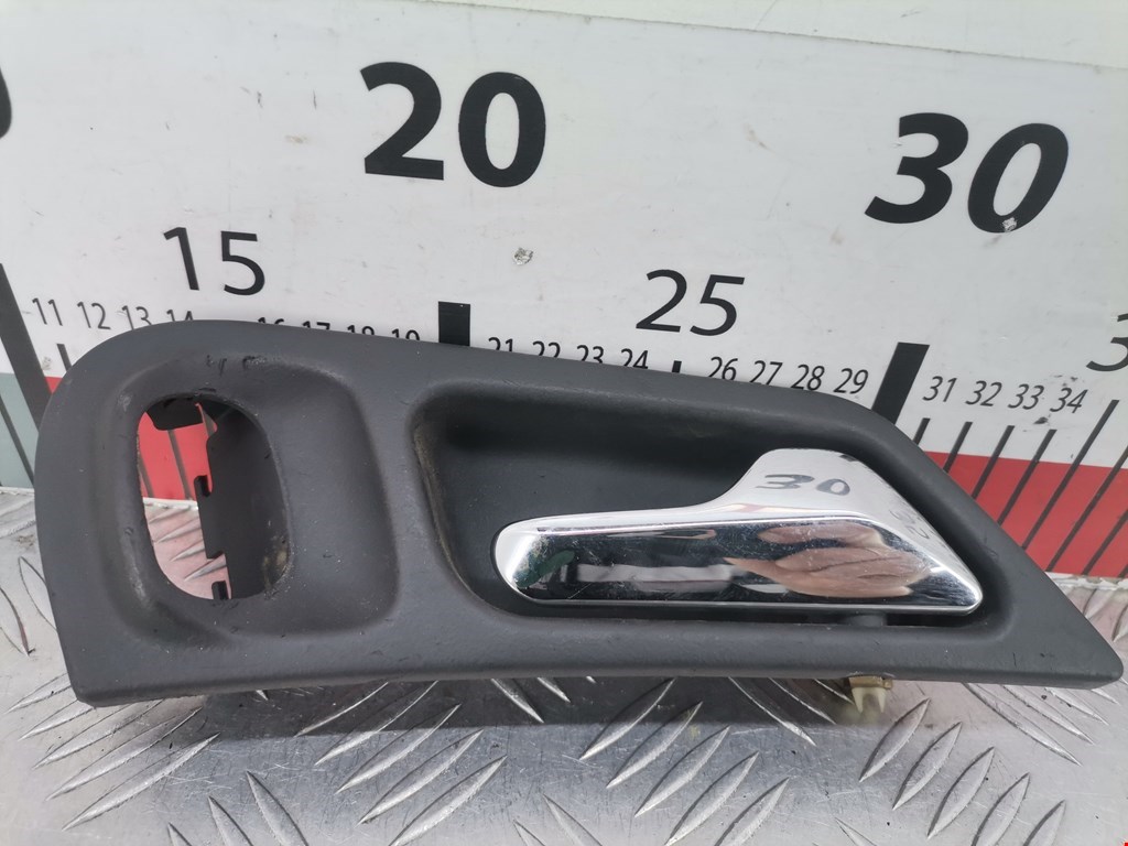 Ручка дверная задняя внутренняя правая MERCEDES-BENZ C-Class C-klasse W203 2000-2007