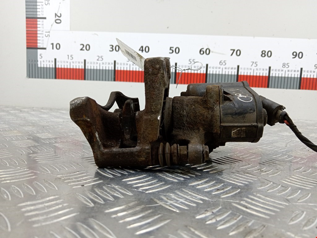 Суппорт задний левый VOLKSWAGEN Passat B6 2005-2011