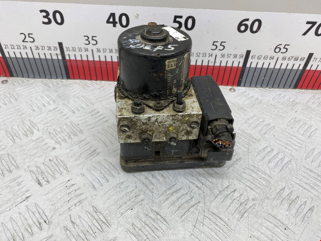 Блок ABS (насос) VOLKSWAGEN Golf V 2003-2009