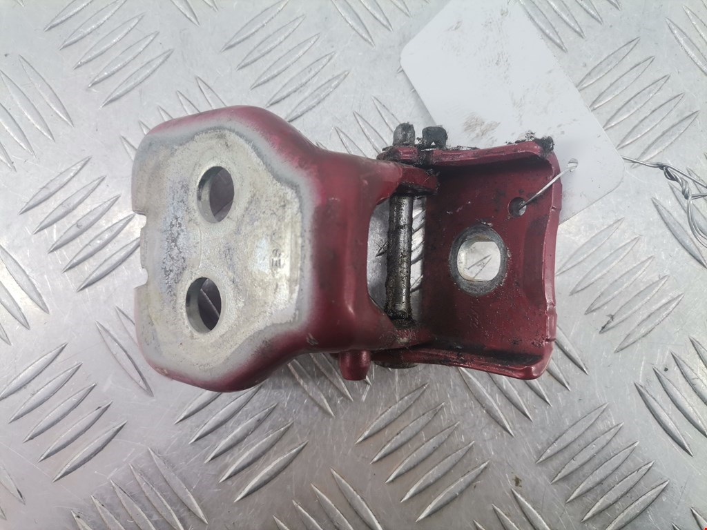 Петля двери задней правой Peugeot 3008 (2009-2016)