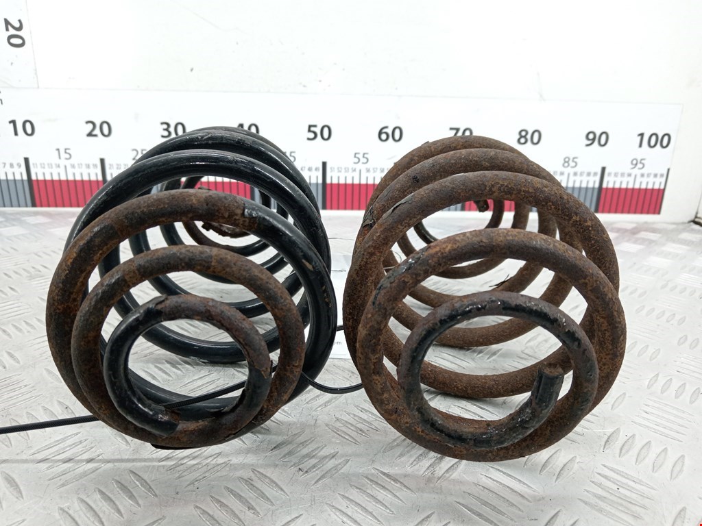 Пружина задняя левая/правая OPEL Zafira B 2005-2012