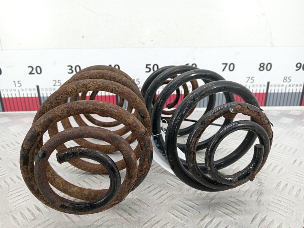 Пружина задняя левая/правая OPEL Zafira B 2005-2012