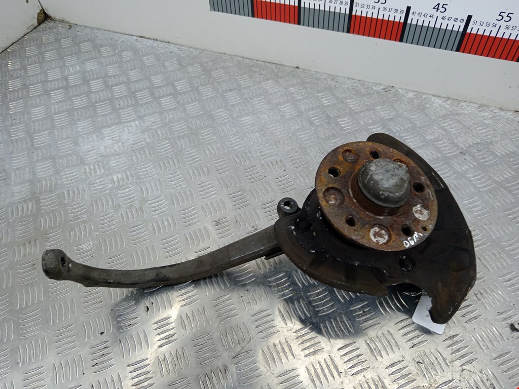 Ступица (кулак цапфа) передняя левая Mercedes S-Class (W220) (1998-2005)