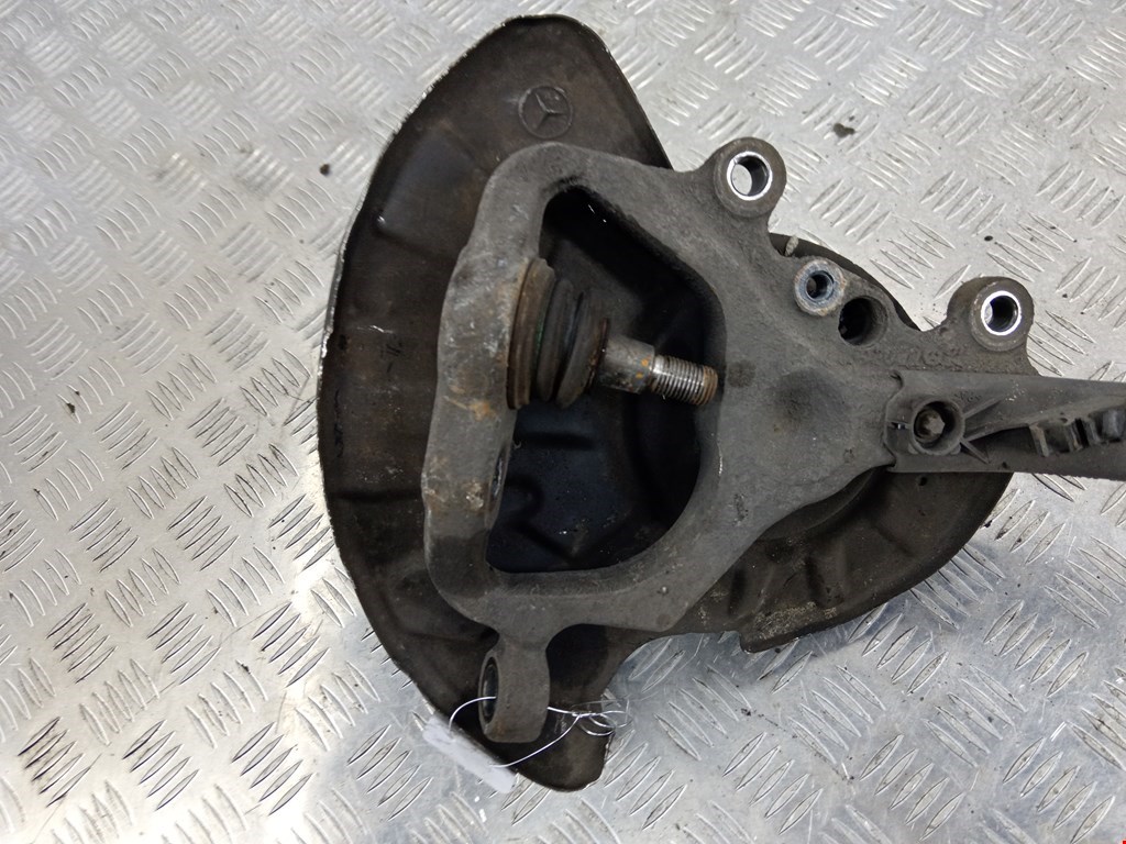 Ступица передняя левая MERCEDES-BENZ S-Class IV W220 1998-2005