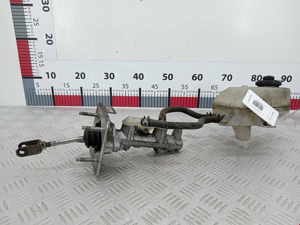 Цилиндр тормозной главный TOYOTA Prius II XW20 2003-2012