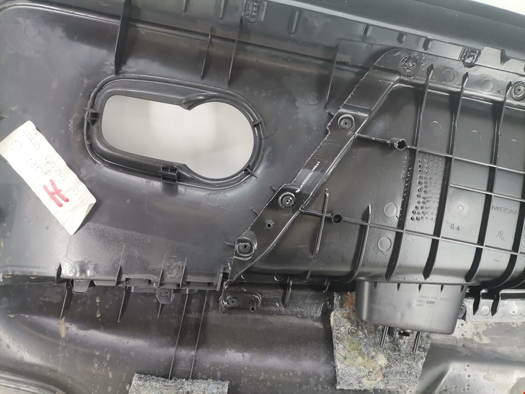 Обшивка двери задняя левая NISSAN Note E11 2005-2014