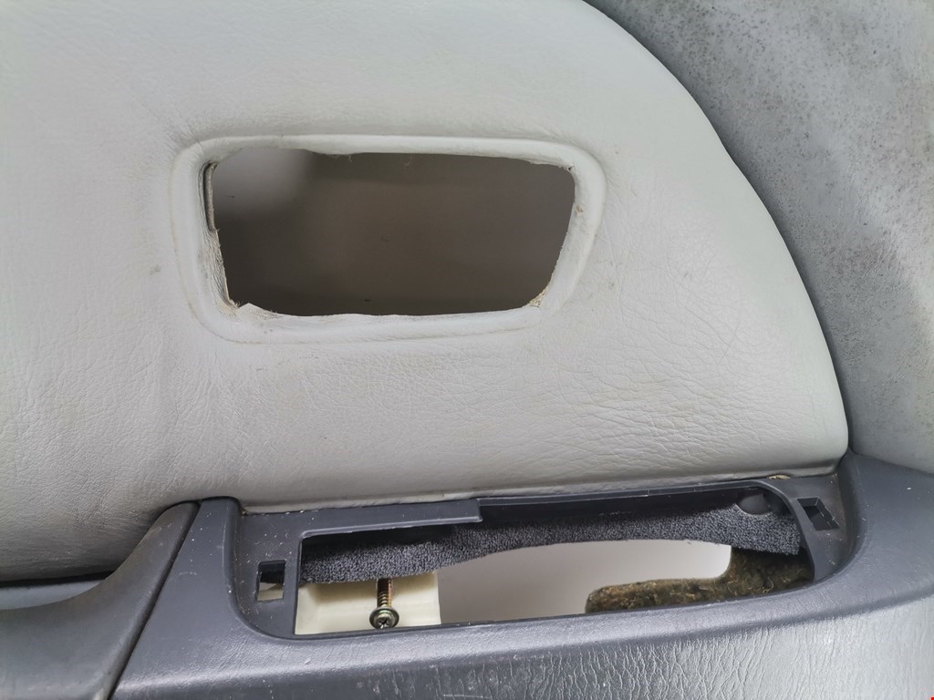 Обшивка двери задняя левая LEXUS RX 300 1997-2003