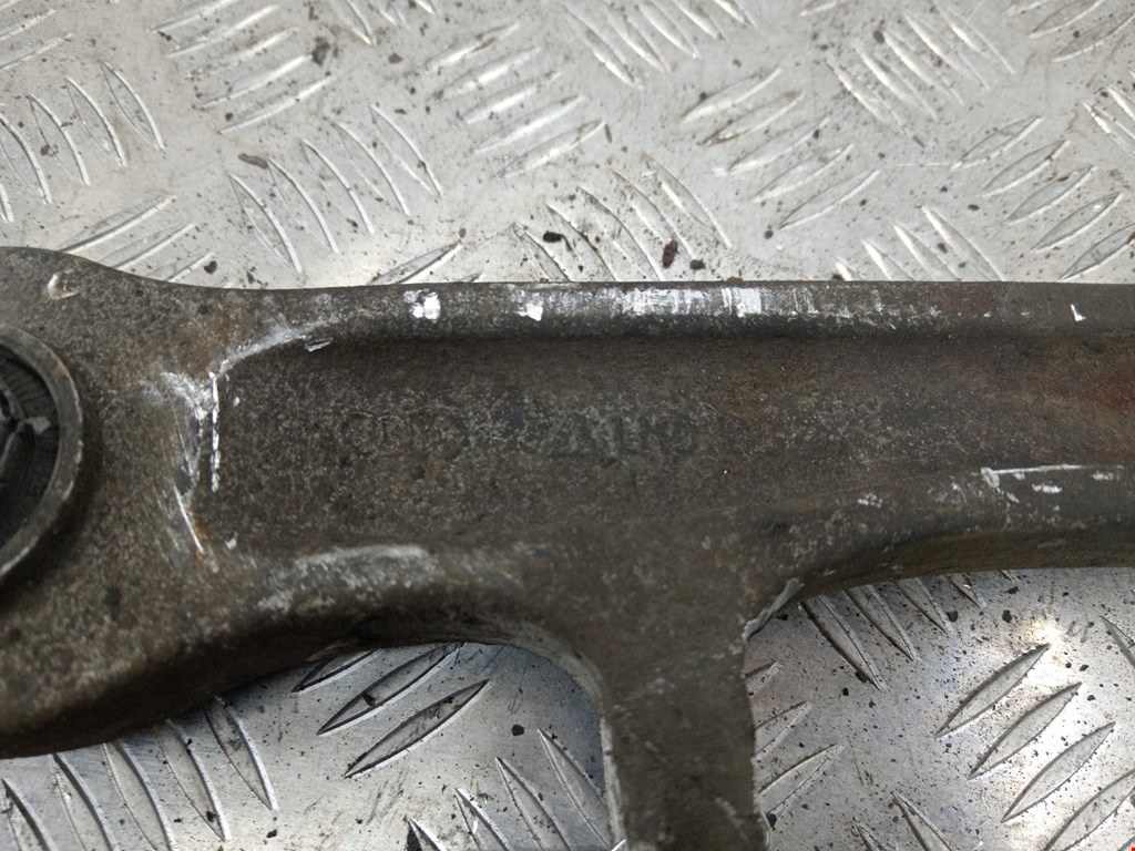 Рычаг передний левый AUDI A6 C6 2004-2010