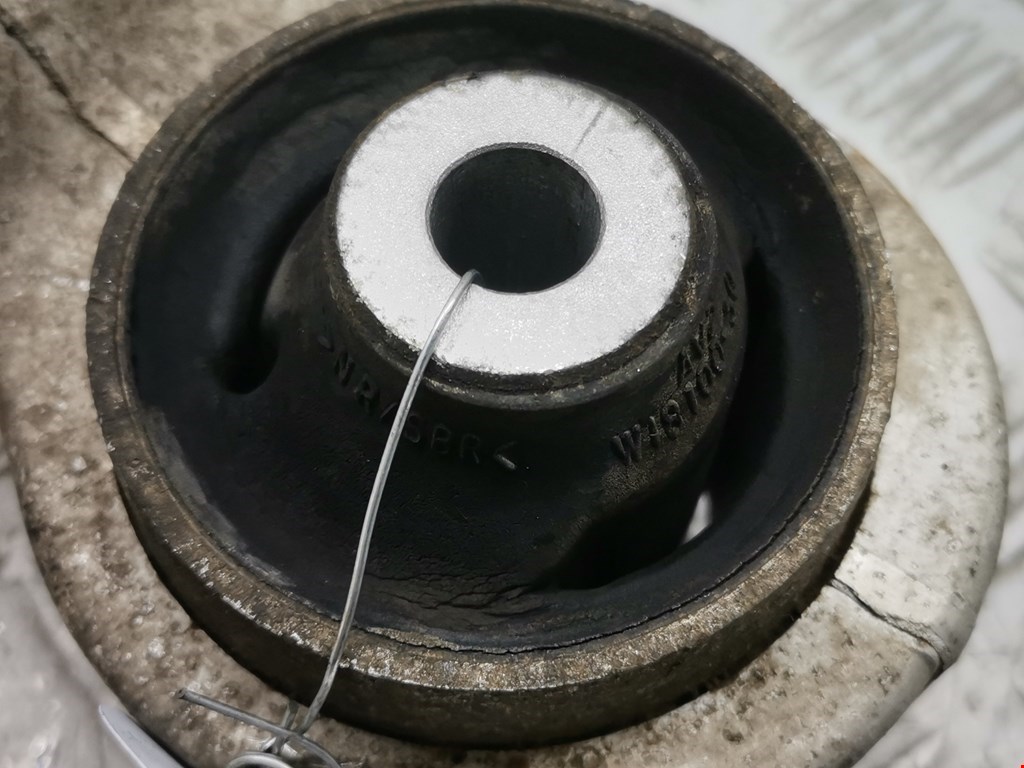 Рычаг передний левый AUDI A6 C6 2004-2010