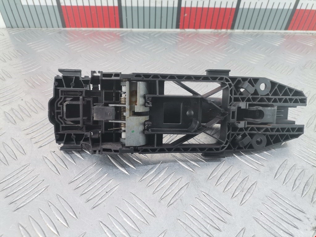 Ручка двери передней наружная левая SKODA Rapid 2012-2020