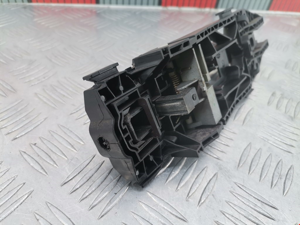 Ручка двери передней наружная левая SKODA Rapid 2012-2020