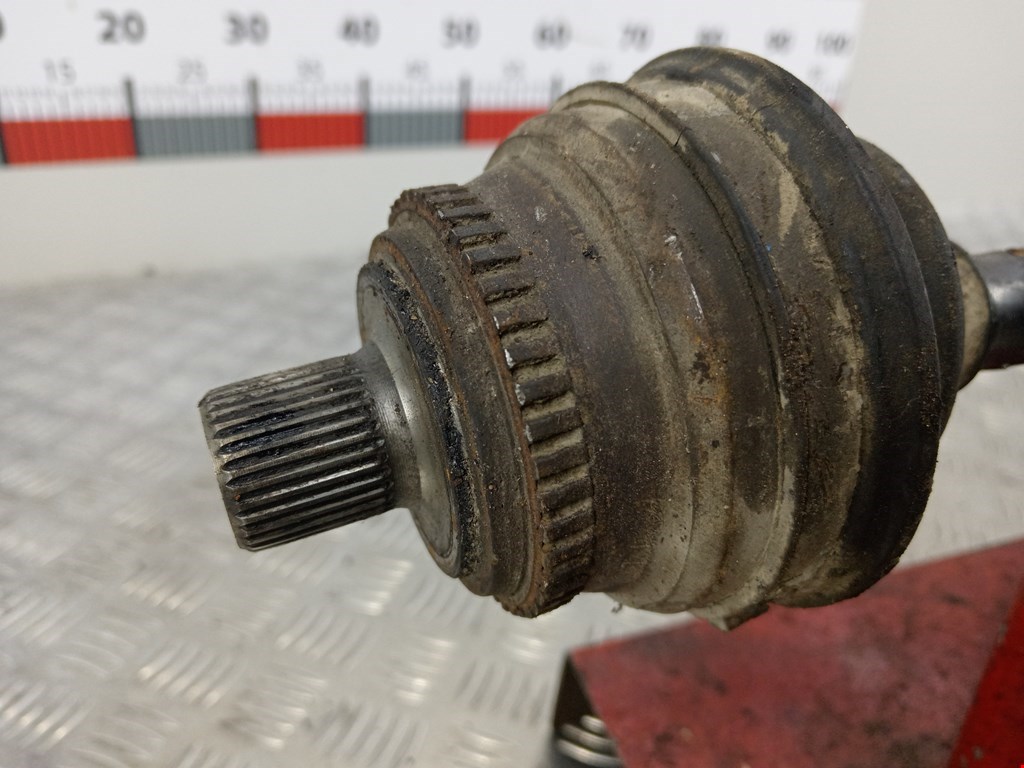 Полуось (привод, приводной вал) задняя левая AUDI A8 D2 1994-2002