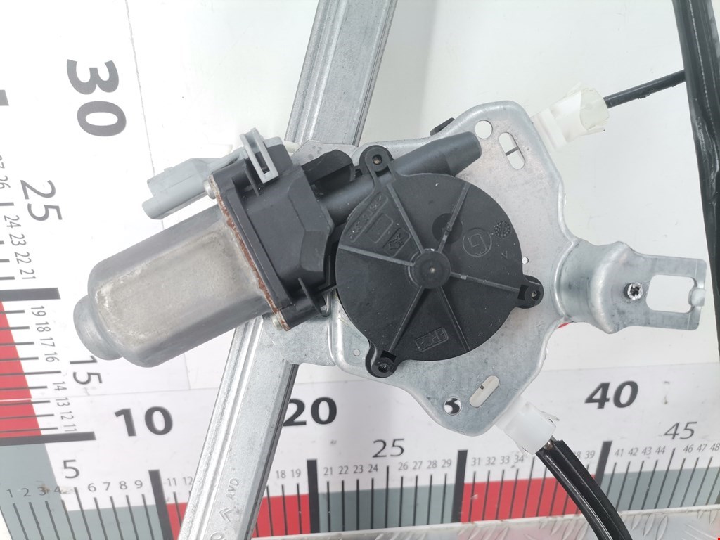 Стеклоподъемник передний правый CITROEN Xsara 1997-2000