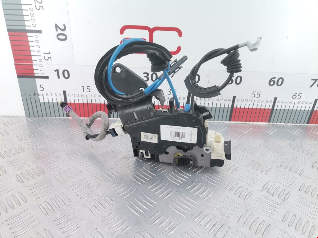 Замок двери задней правой MERCEDES-BENZ C-Class C-klasse W204 2007-2015