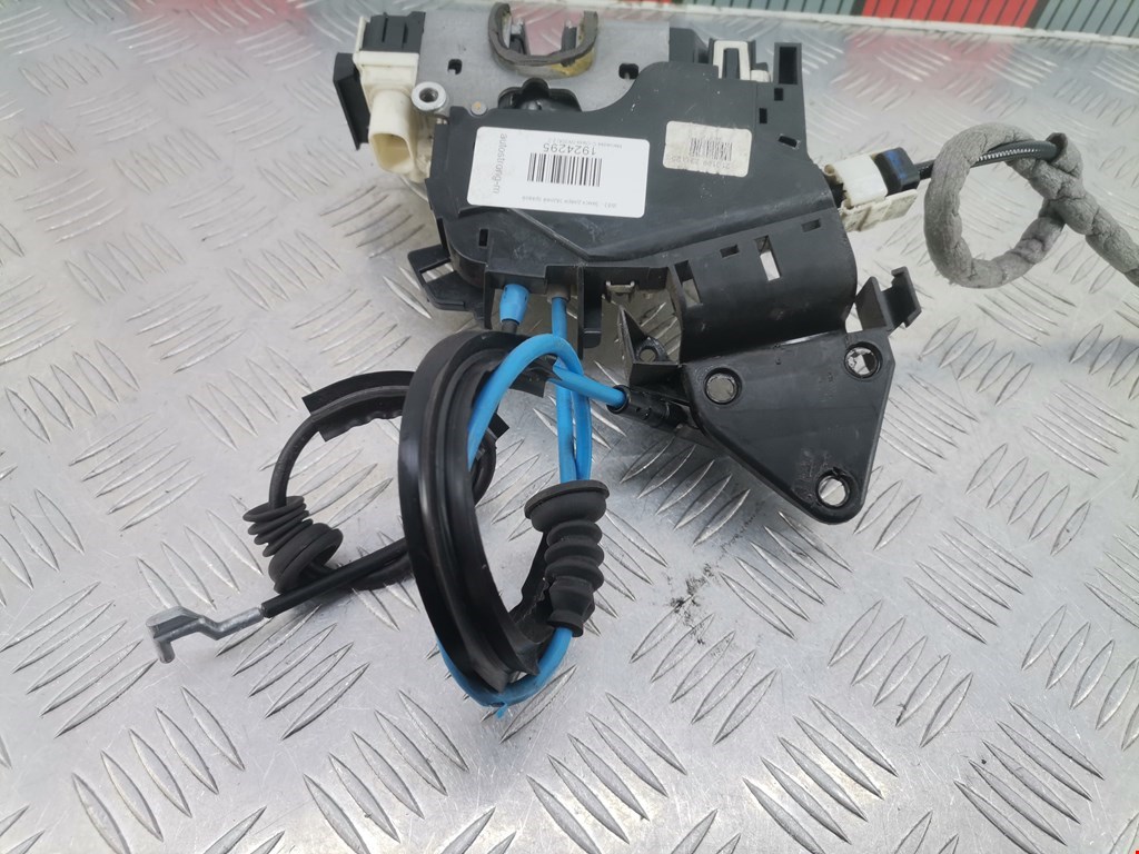 Замок двери задней правой MERCEDES-BENZ C-Class C-klasse W204 2007-2015