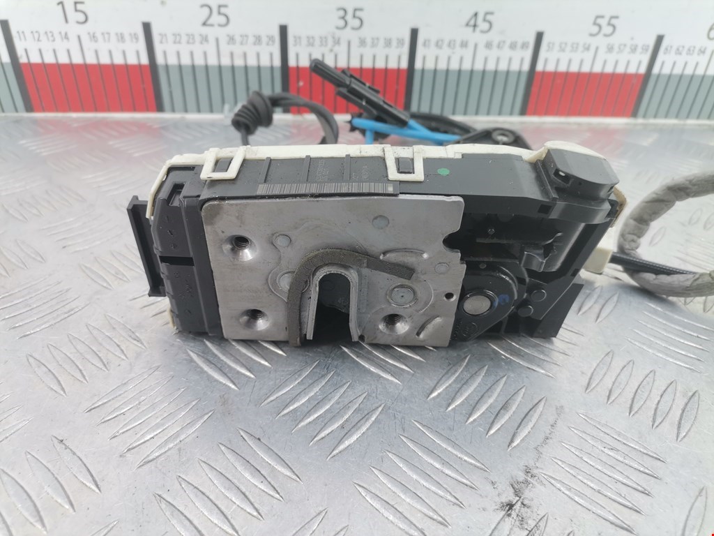 Замок двери задней правой MERCEDES-BENZ C-Class C-klasse W204 2007-2015