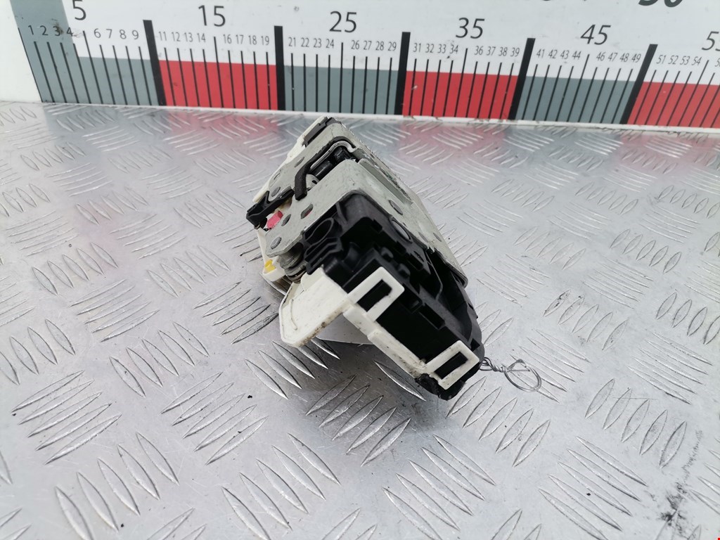 Замок двери передней правой JEEP Compass 2006-2016