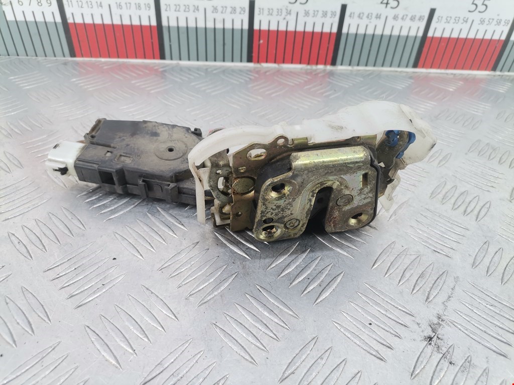 Замок двери передней левой SUBARU Legacy 1998-2004