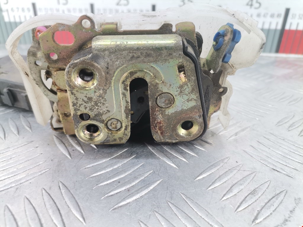 Замок двери передней левой SUBARU Legacy 1998-2004