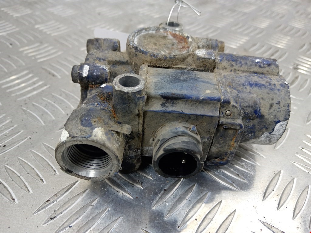 Кран ABS тормозной главный (распределитель) IVECO EuroCargo II 2003-2008