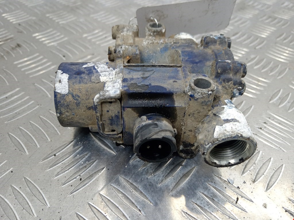 Кран ABS тормозной главный (распределитель) IVECO EuroCargo II 2003-2008