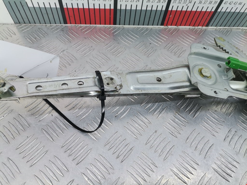 Стеклоподъемник задний левый SUBARU Legacy 1998-2004