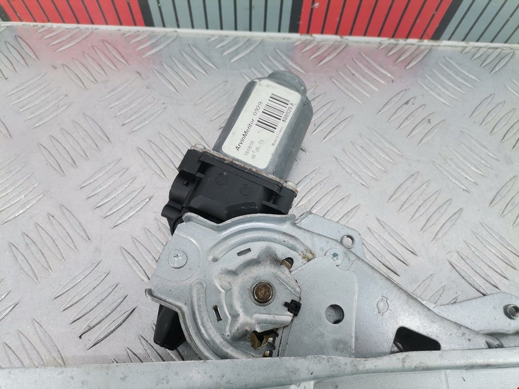 Стеклоподъемник задний правый NISSAN Note E11 2005-2014