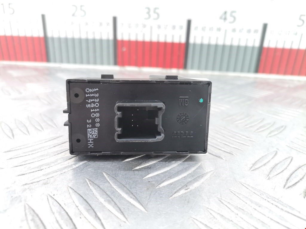 Кнопка стеклоподъемника OPEL Astra J 2009-2017