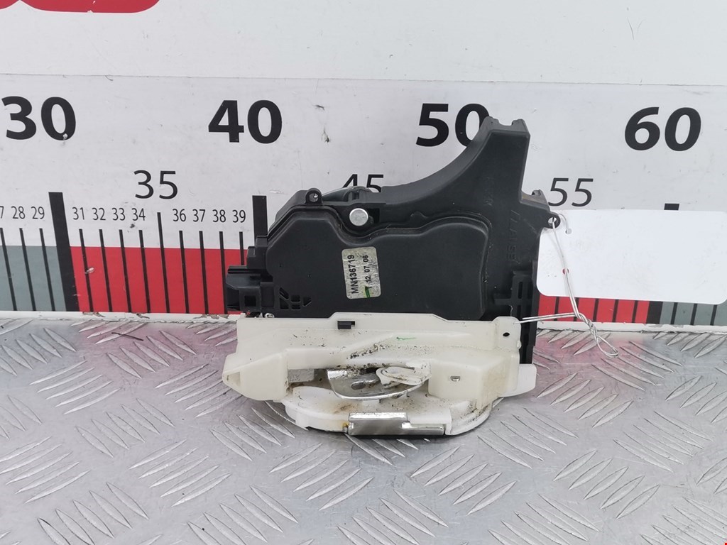 Замок двери задней левой MITSUBISHI L200 KB 2006-2015