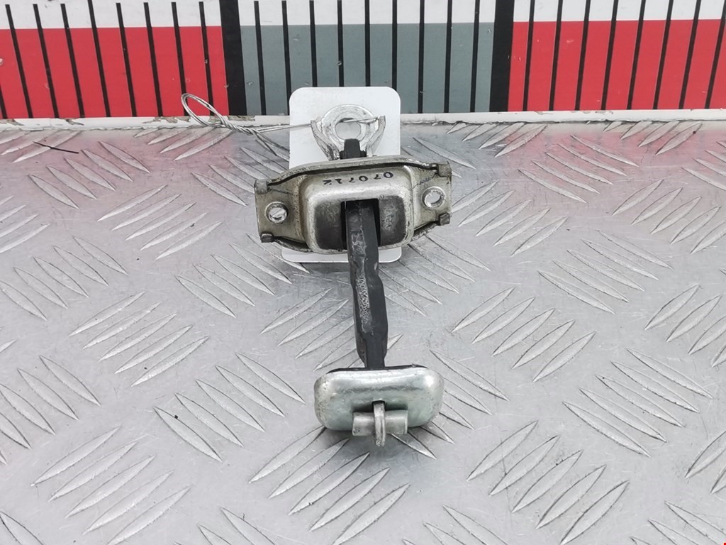 Ограничитель открывания двери MITSUBISHI L200 KB 2006-2015