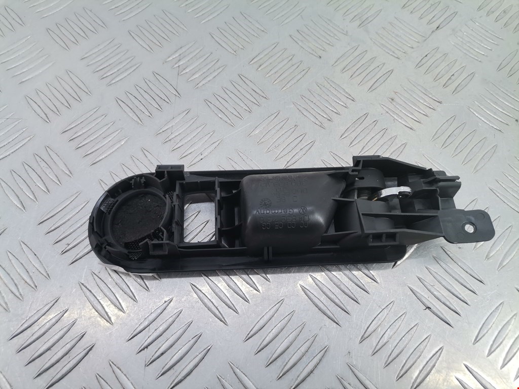 Ручка дверная задняя внутренняя левая VOLKSWAGEN Passat B5 1997-2005