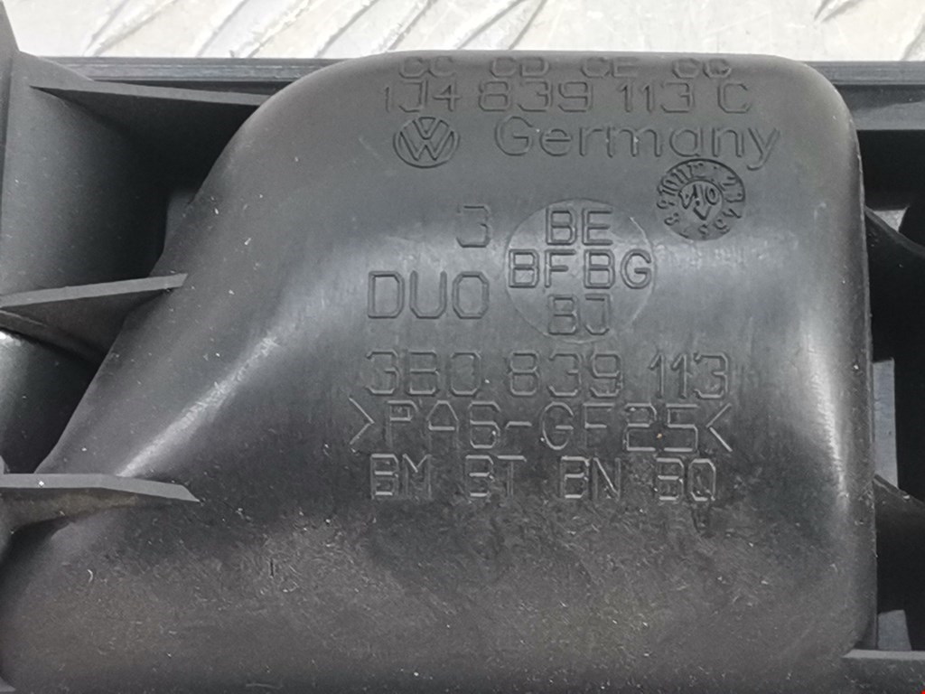 Ручка дверная задняя внутренняя левая VOLKSWAGEN Passat B5 1997-2005