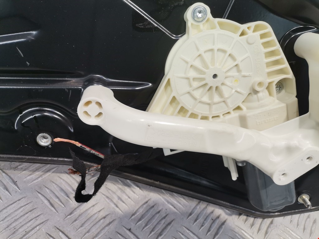 Стеклоподъемник задний правый LAND ROVER Range Rover Sport 2005-2013