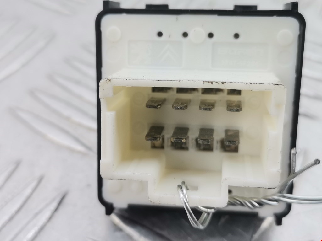 Блок управления стеклоподъемниками CITROEN C4 Cactus 2014-н.в.