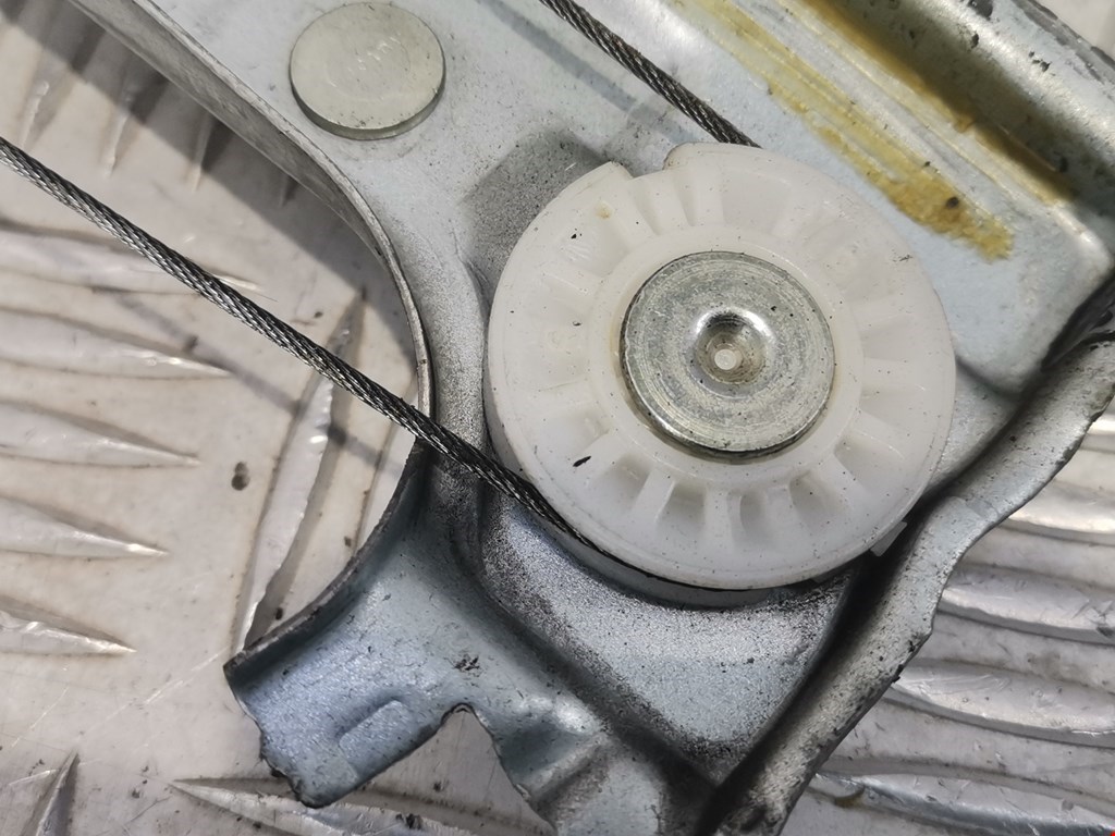 Стеклоподъемник передний правый CITROEN C4 Cactus 2014-н.в.