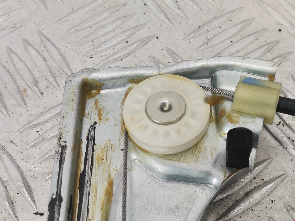 Стеклоподъемник передний правый CITROEN C4 Cactus 2014-н.в.