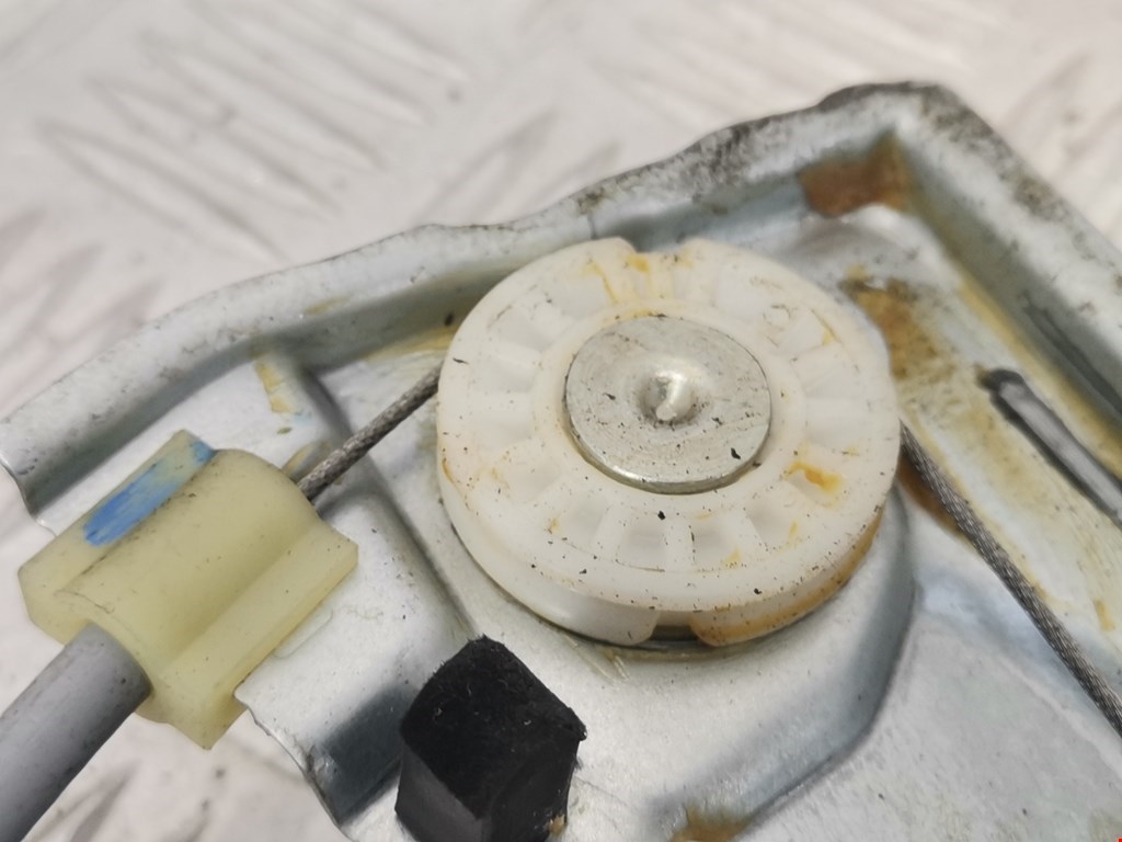 Стеклоподъемник передний правый CITROEN C4 Cactus 2014-н.в.