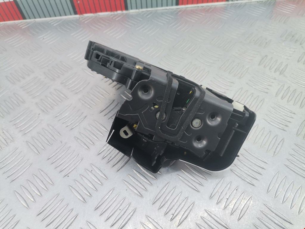 Замок двери задней правой LAND ROVER Range Rover Sport 2005-2013