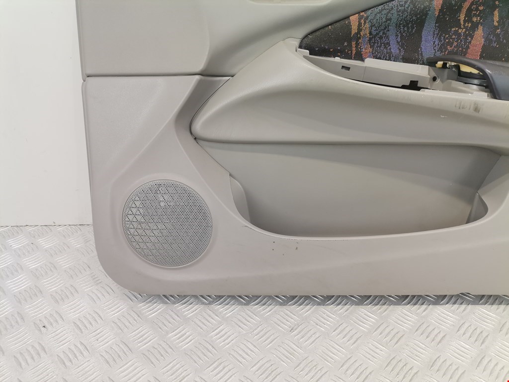 Обшивка двери передняя правая NISSAN Almera N16 2000-2006