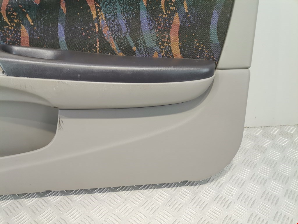 Обшивка двери передняя правая NISSAN Almera N16 2000-2006