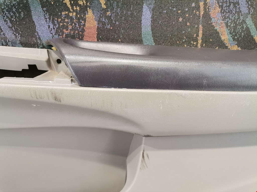 Обшивка двери передняя правая NISSAN Almera N16 2000-2006